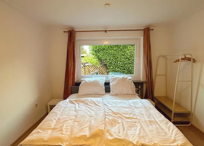 41b Apartment *